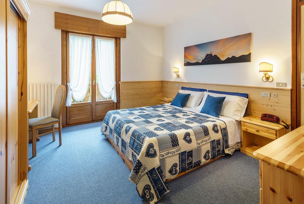 Hotel Roma San Vito di Cadore Oda fotoğraf